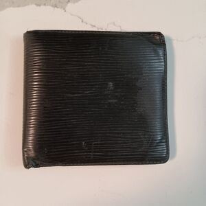 Authentic Louis Vuitton Black Leather Epi Bifold Wallet